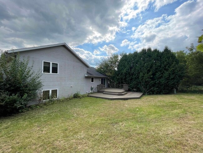 Building Photo - 6442 Urich Terrace