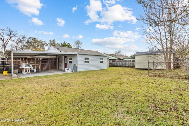 Building Photo - 201 Calypso Ln