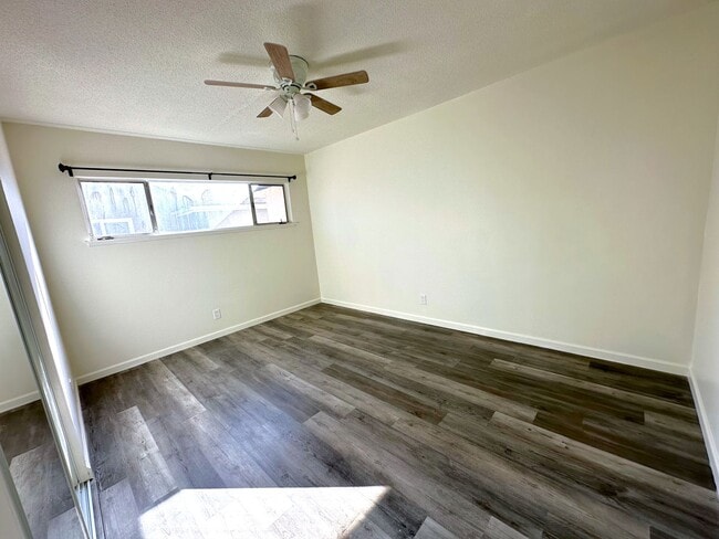 Building Photo - 10206 Hillview Ave