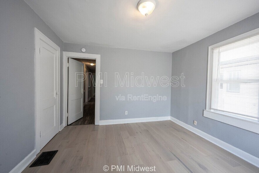 Building Photo - 1321 N Ewing St