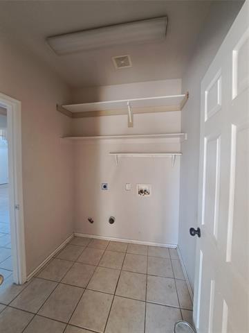 Building Photo - 612 Tall Tree Dr