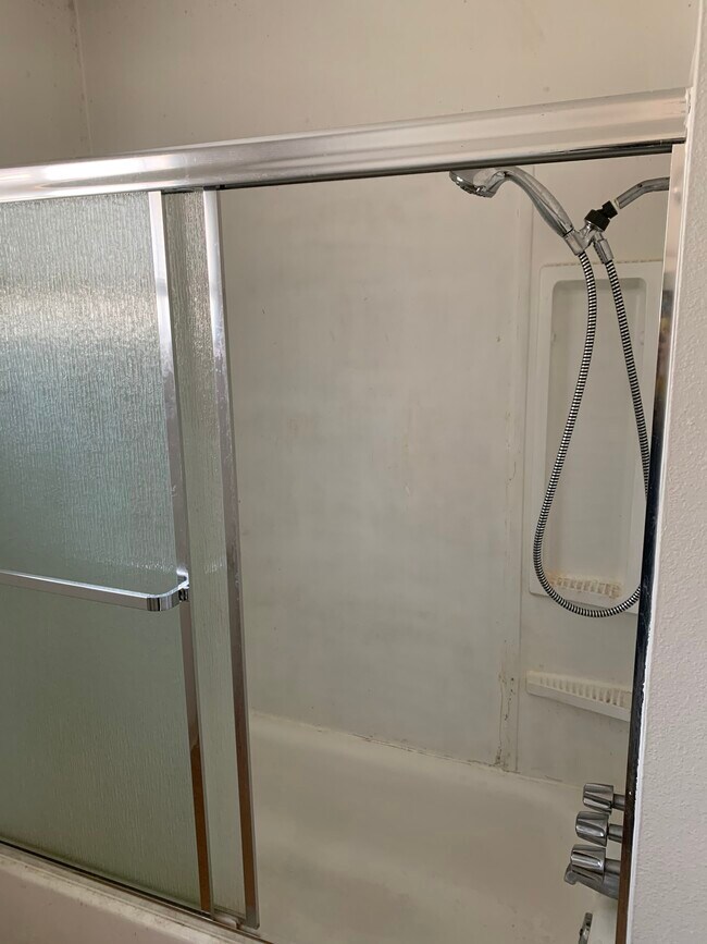 bathroom - 646 W Iris Ave