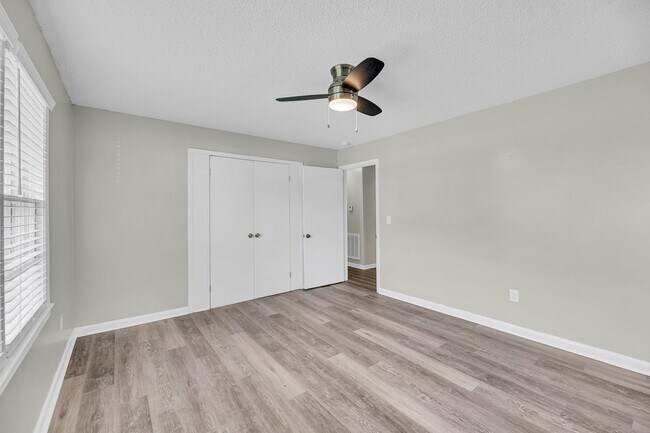 Building Photo - 2 Bedroom, 1 Bath Home in Air Habor of Wes...