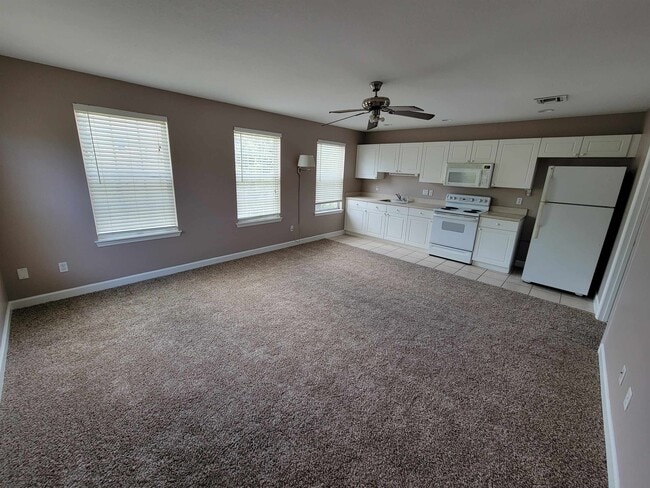 Building Photo - 3797 Piney Grove Dr