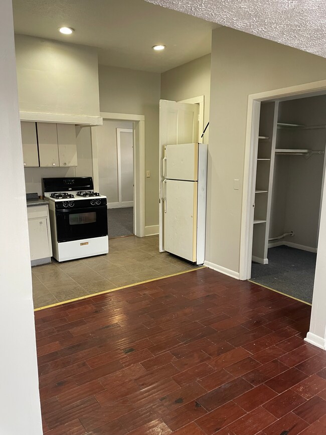 Building Photo - 33 Harvard St