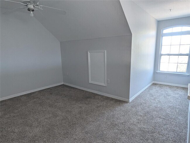 Building Photo - 5611 Bidwell Pkwy