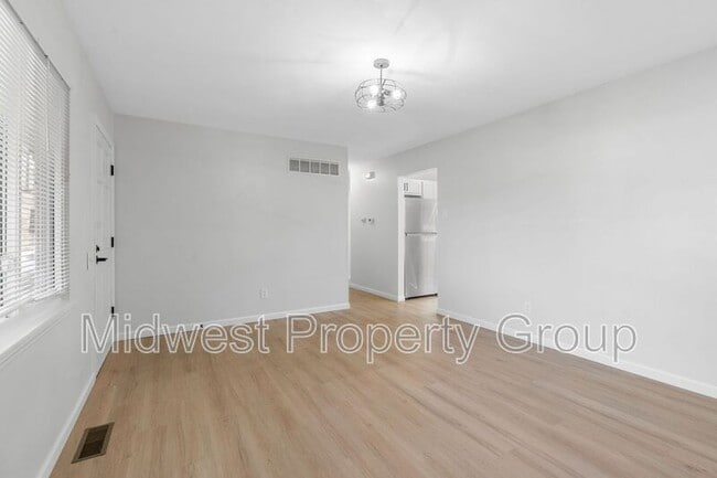 Building Photo - 1450 Tahoe Dr