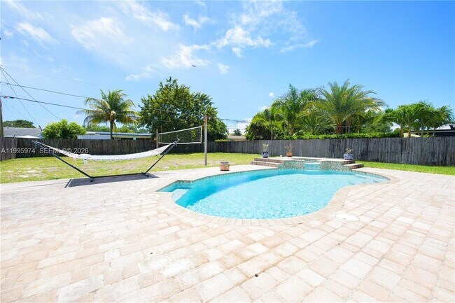 Building Photo - 670 NW 16th St