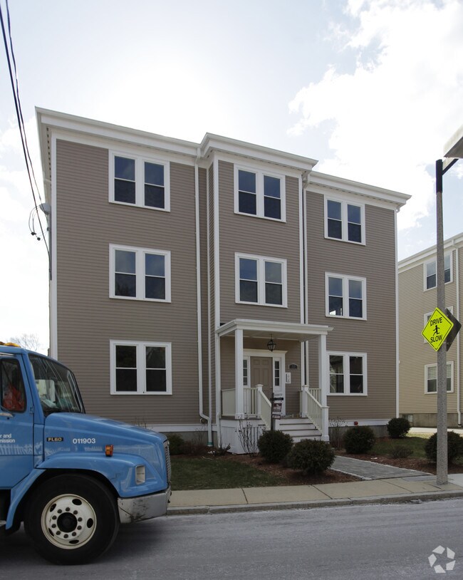 Building Photo - 37 Coffey St