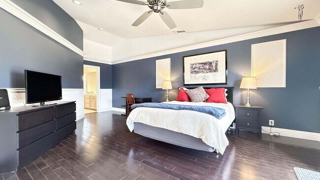 Building Photo - 78835 Lowe Dr