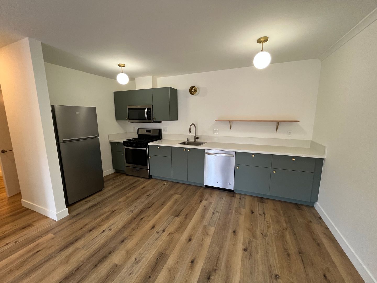 Building Photo - Individual Bungalows: All 1 bedroom/ 1 bath units all with LARGE PRIVATE YARDS.
