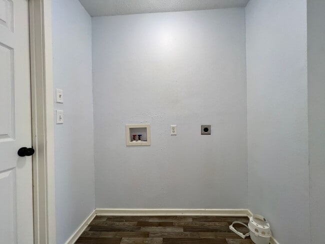 Building Photo - Charming Home in Levelland