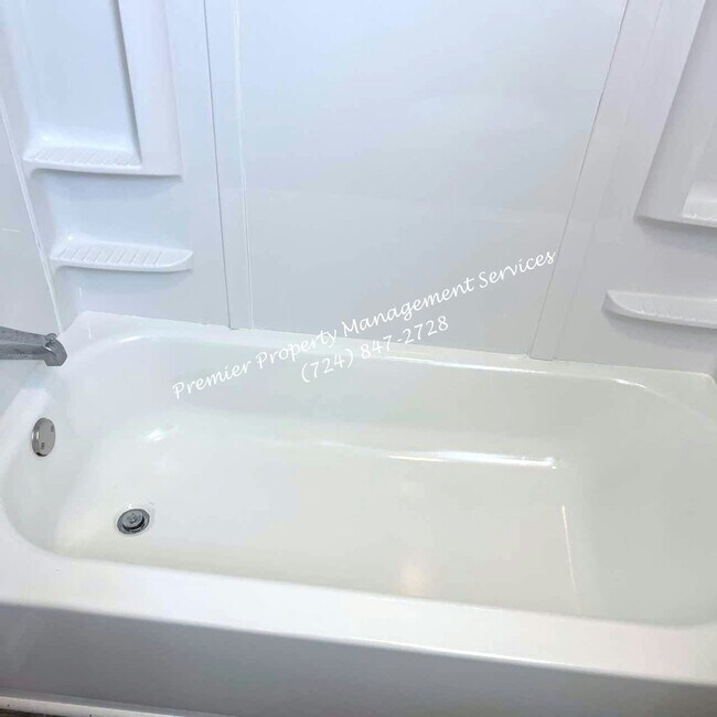 Building Photo - 401 Jackson St