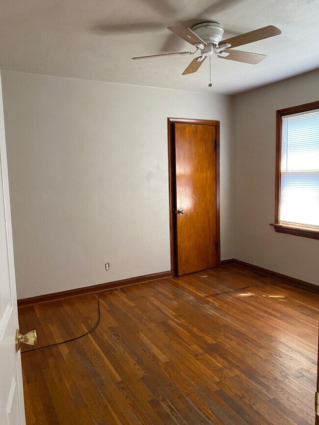 Building Photo - 835 Canaan Ave