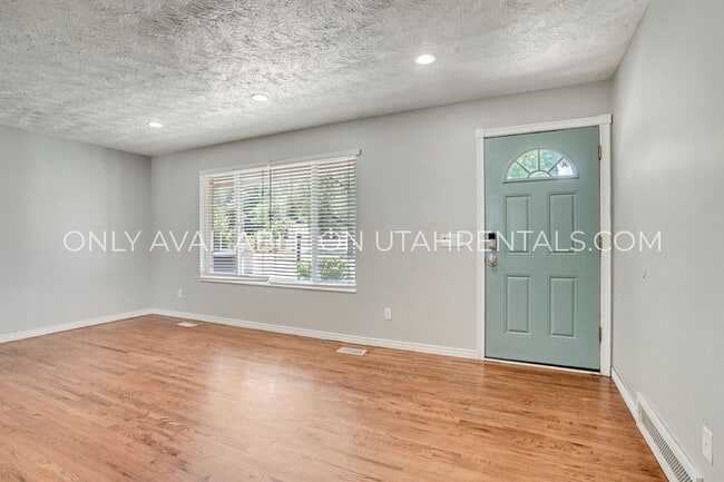Building Photo - 1671 E 7080 S