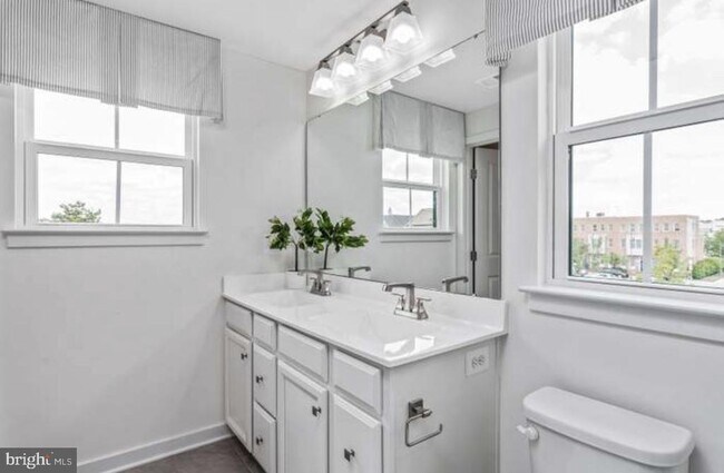 Building Photo - 2926 WATERFRONT Way