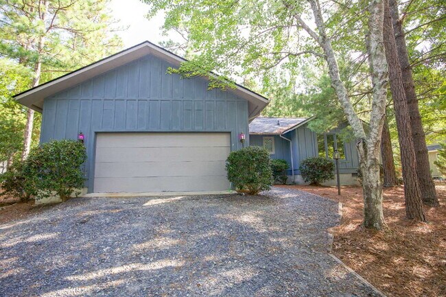 Building Photo - 50 Surry Cir N