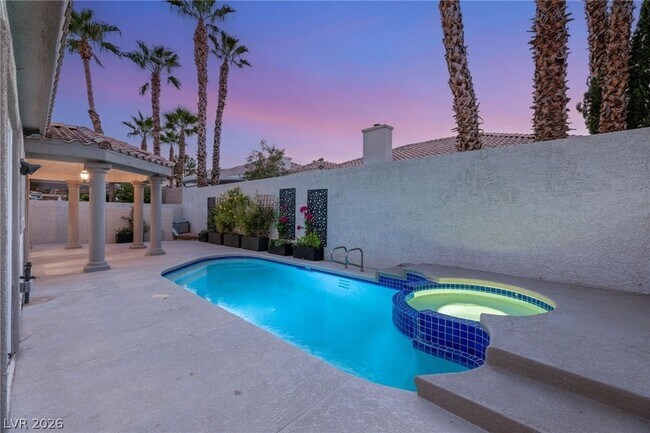 Building Photo - 1605 Shadow Rock Dr