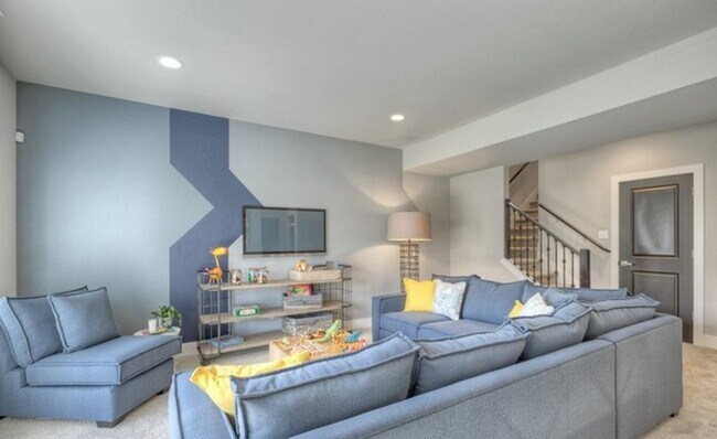 Building Photo - A Charming and Cozy 4 Bed 3.5 bath home in...