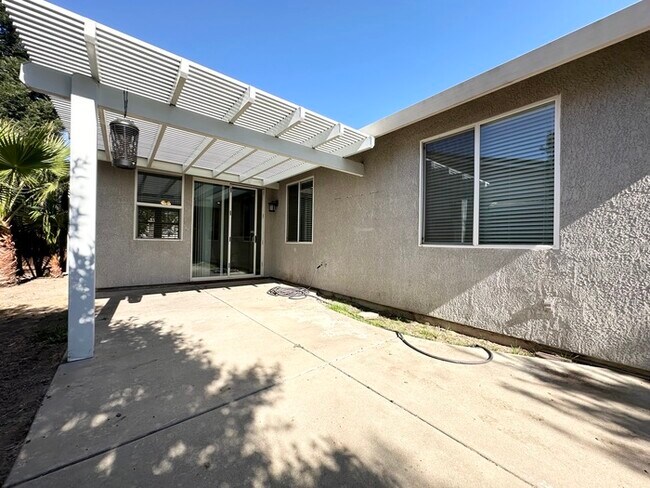 Building Photo - Rosevilles desirable Highland Reserve neighborhood