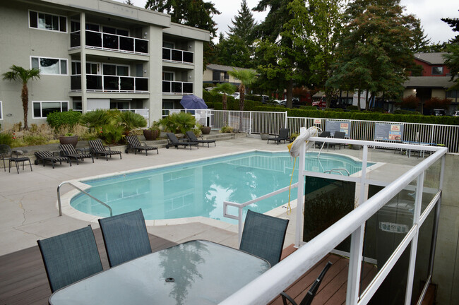 Pool - 701 122nd Ave NE