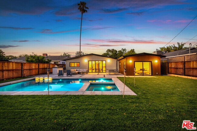 Primary Photo - 13542 Valleyheart Dr N