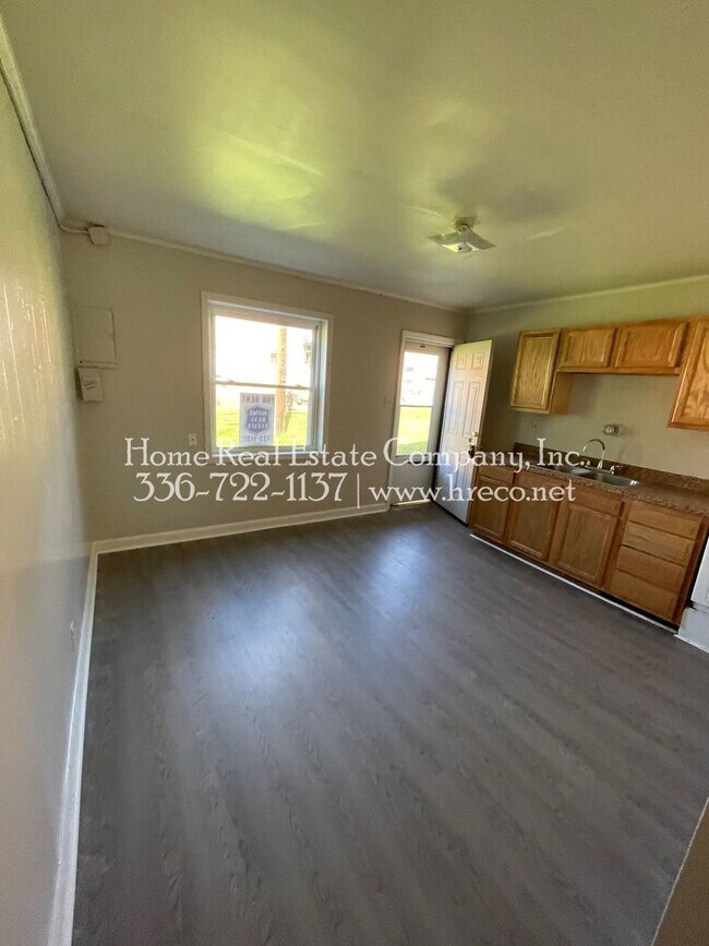 Building Photo - 611 W Twenty-Third St