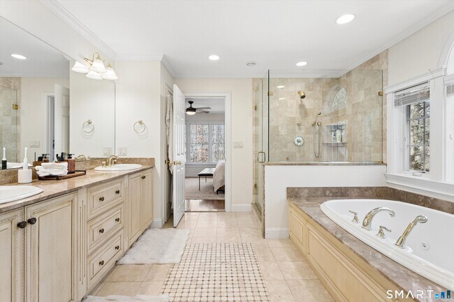 Building Photo - 166 Edward Pl