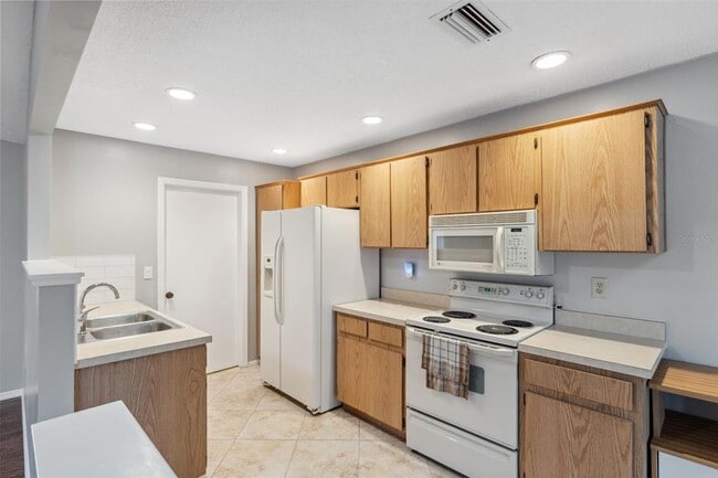 Building Photo - 7522 Heather Walk Dr