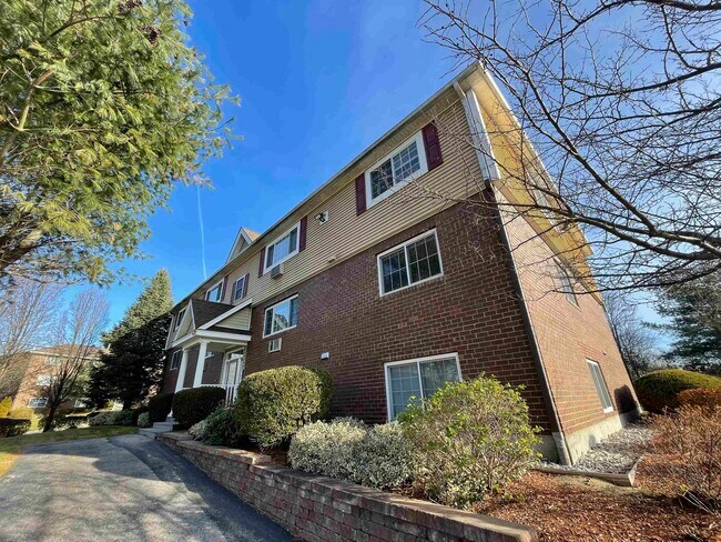 Building Photo - 3951 Brown Ave