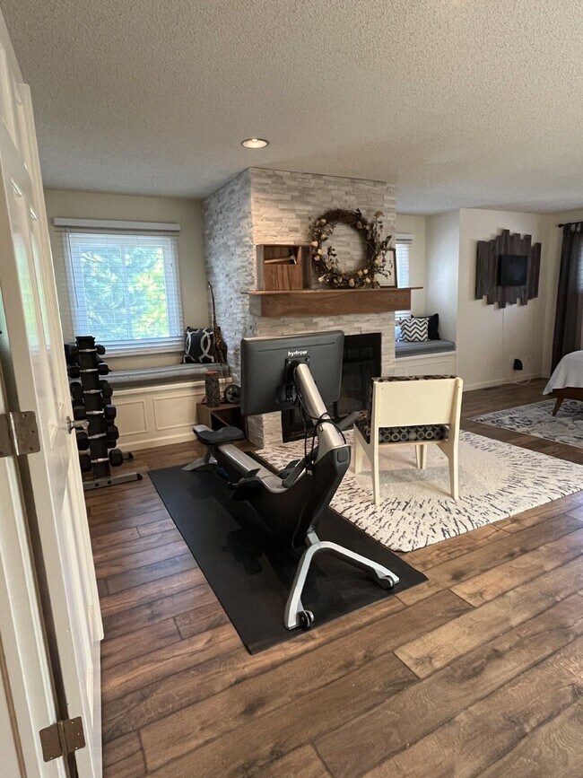 Building Photo - 10739 E Crestridge Cir