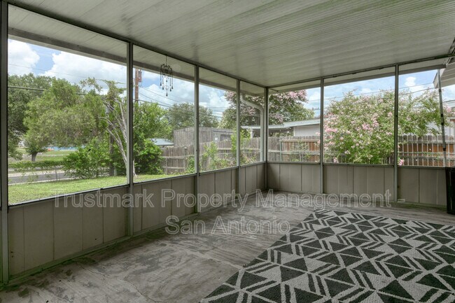 Building Photo - 847 Boulder Dr