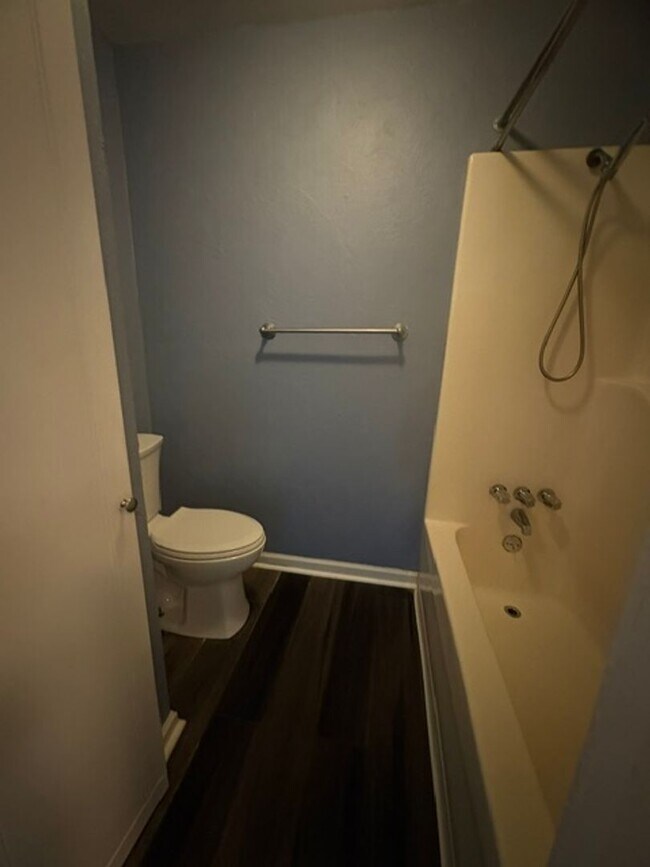 Building Photo - Renovated 4 Bedroom 2 Bath Home for Rent!!