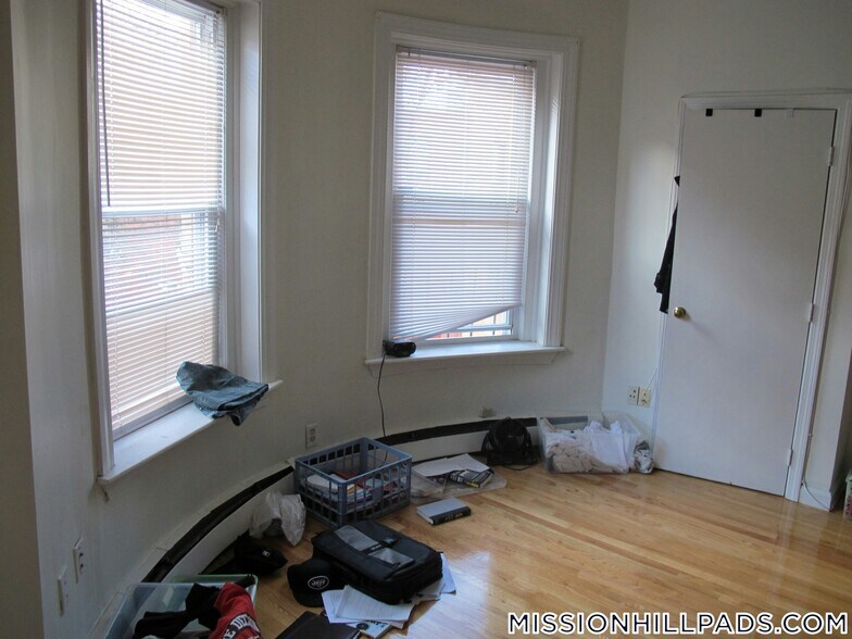 Building Photo - 14 Wait St