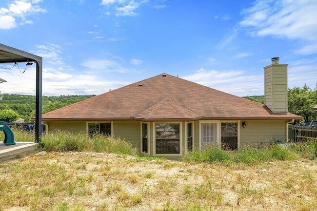 Building Photo - 714 Newport Dr
