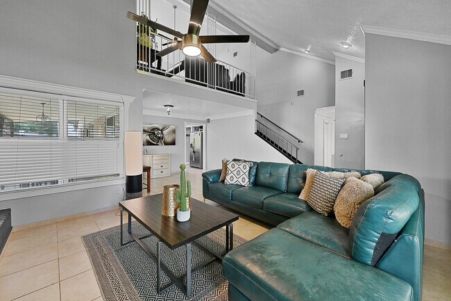 Building Photo - 12714 Huntington Field Dr