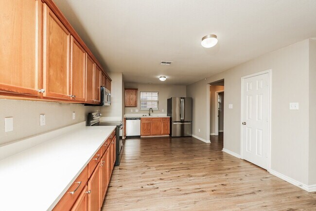 Building Photo - 310 Quail Run Rd