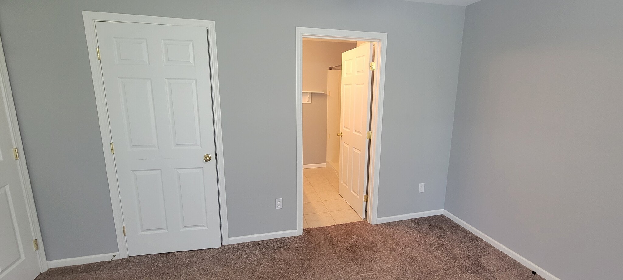 Primary bathroom - 10371 Player St