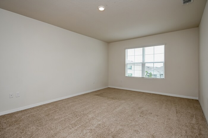 Building Photo - 668 Squires Grove Dr
