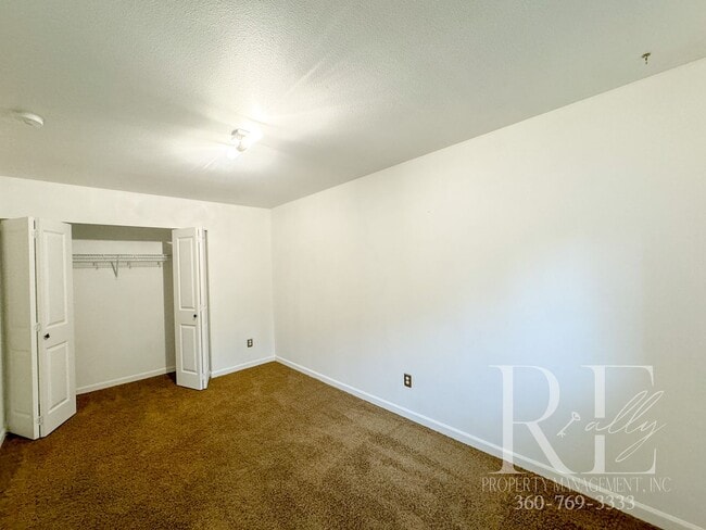Building Photo - Single Story, Tranquil Gardens, 3-Car Garage!