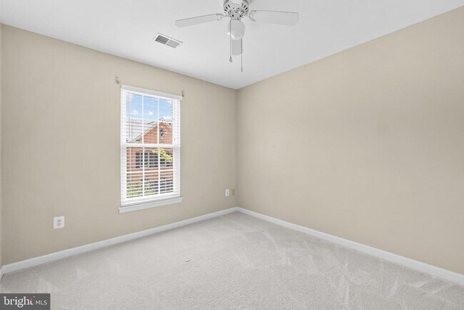 Building Photo - 5011 Waple Ln