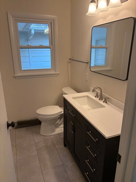 Building Photo - 1502 Steensland Dr