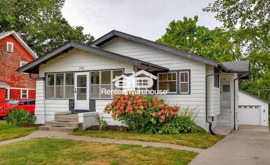 Primary Photo - 710 31st St