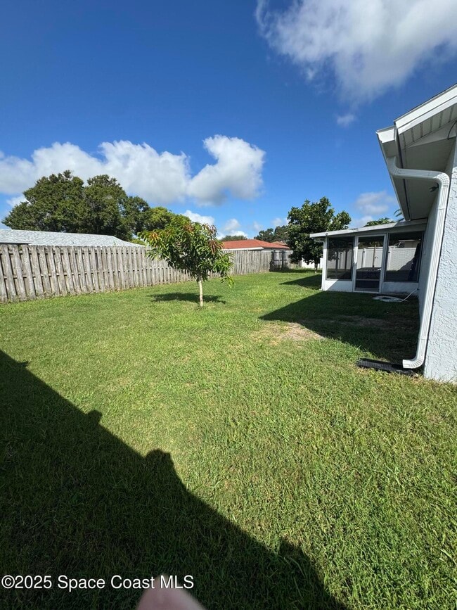 Building Photo - 2841 College View Dr