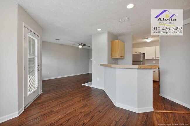 Building Photo - 6804 Willowbrook Dr