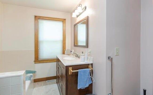 Building Photo - 51 Prospect Hill Rd