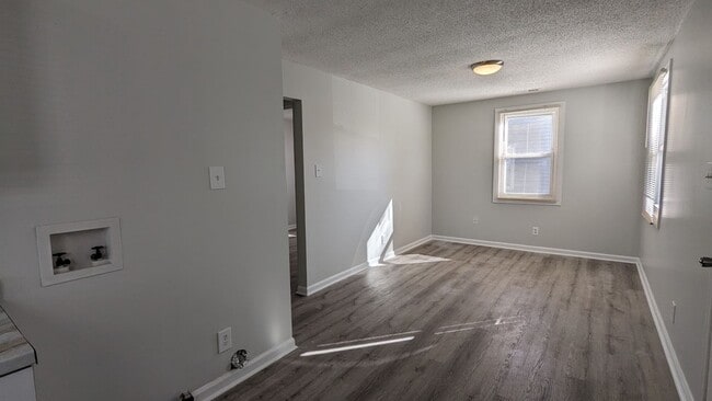 Building Photo - 2bed/1bath HOUSE Greensboro, NC!!