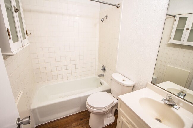 Building Photo - 4602 Detroit Ave