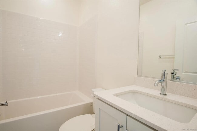 Building Photo - 516 Avenida Centro
