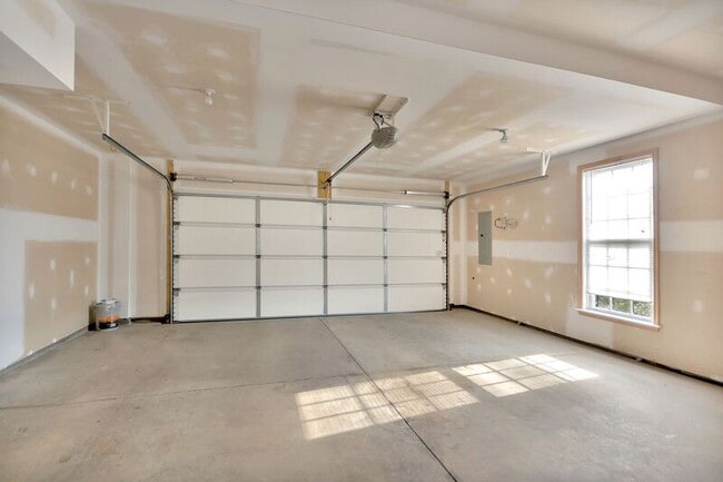 Building Photo - 1232 Old Trail Dr